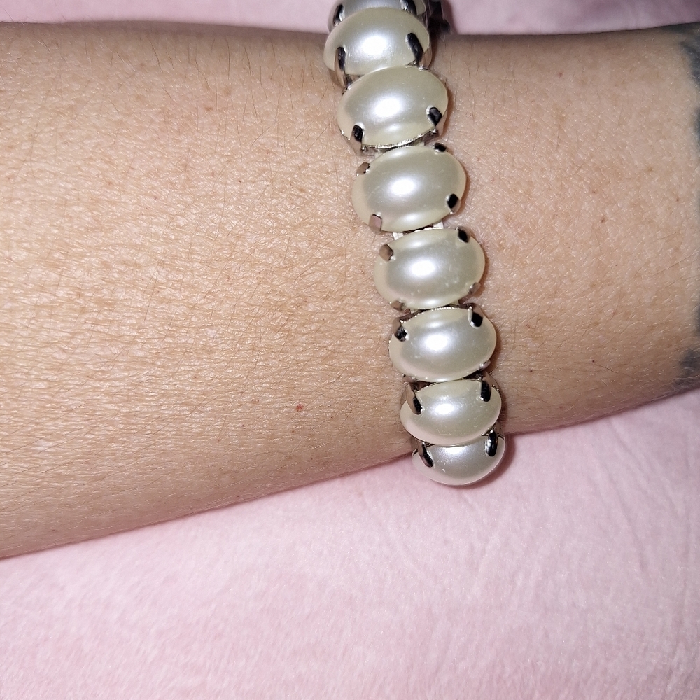 Elastic Stretch Flat Pearl Costume Bracelet